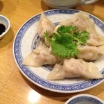 杏杏 - 杏杏・水餃子は肉が圧縮され食感が良い