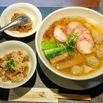 らーめん 鉢ノ葦葉 - ちゃーしゅーわんたん麺(塩味) ＋ 味変用辛ミンチ ＋地鶏と根菜の味ごはん(小)