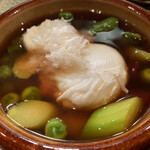 パッソ・ア・パッソ - 馬のコンソメ、温泉タマゴ、パルメザンチーズ、グリーンピース、グリーンアスパラ