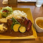 マリソル - チーズハンバーグと彩り野菜のカレープレート