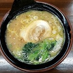 Menou - 豚骨醤油ラーメン 中(1.5玉) 900円税込