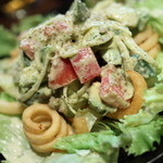 やいま食堂 - アボカドカーリーサラダ