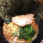 武道家 - ラーメン(並)700円のり増し(50円)