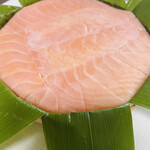 Aoyama Sou Hompo - あっさりとして品のある鱒の味わい。お土産にぴったりですね♡