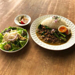 ビーフカレーと喫茶 月待 - 