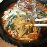 鉄板ダイニングZill - ユッケジャンラーメン(小ライス付き) 900円