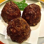 Shinsuke - 鰯岩石揚げ〜なかなかごっつい岩のような鰯のつみれをしっかりと揚げて鰯の旨味が凝縮された一品。名物の摘みらしく、皆さん注文されている。