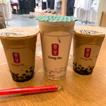 Gong cha Gurandeuo Tachikawa Ten - 【2021年02月】ワタシの分が、中央Lサイズ、両サイドはMサイズ。