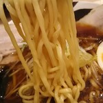 俺の中華たなか家 - 麺リフト⤴⤴ スープが麺にしっかり絡んできます♪