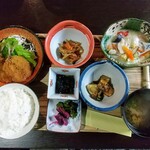 夢佳 - おまかせ膳(コーヒー付800円)