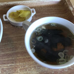 仙華園 - わかめと豆腐の醤油汁。