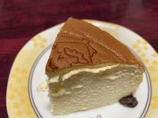 焼きたてチーズケーキ りくろーおじさんの店 Jr新大阪駅中央口店 新大阪 ケーキ 食べログ 焼きたてチーズケーキ りくろーおじさんの店 Jr新大阪駅中央口店 新大阪 ケーキ 食べログ