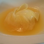 キュイジーヌ[s] ミッシェル・トロワグロ - リンゴゼリーとパイナップルソルベ