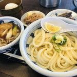 肉汁うどん 利八 - 