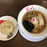 麺 蔵八 - 半チャーハンと中華そば