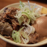 やきとん ま～ちゃん - 煮卵入り煮込み