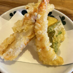 讃岐うどん 本格手打 てつ家 - えび天•ちくわ天•本日の野菜天3種