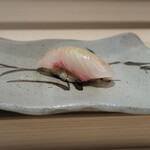 鮨 やま咲 - ヒラマサ（シャリがちょい温かく、ネタがいい感じに）