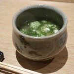 鮨 やま咲 - みそ汁（オクラ・ちっちゃ豆腐）