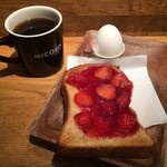 ミカゲ コーヒー ラボ - いちごトースト＆ホットブレンドブレンドコーヒーＳ