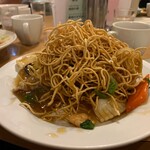 南海飯店 - かたい焼ソバの麺