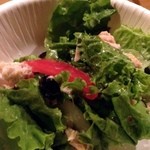 ふじまさんち - サラダ。ツナと黒オリーブトマトとサニーレタスです。