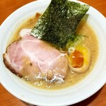 Momotarou - 正油ラーメン 680円