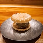 炭火割烹 白坂 - ⚫ほうじ茶　蕨餅の最中