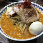 雪ぐに - 辛味噌900円　チャーシュー全乗せ400円　味玉100円