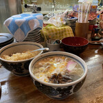 半睡 - いつもざるだけどもあったかいのにしました。がうまい鶏肉うどん