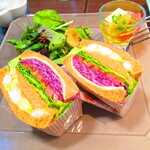 ノーザンテラスダイナー - たっぷりのフィリングサンドウィッチプレートディナー　１８００円（税込）エビとアボガド【２０２１年３月】