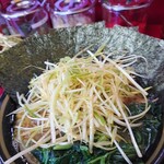 とんこつラーメンいしい - 豚骨しょうゆに和風ネギのせて