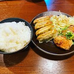 浪花ひとくち餃子　チャオチャオ - こちらと味噌汁付きで@500円（税込み）はコスパ最高♡