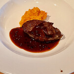 洋食の店 橋本 - ステーキです　赤ワインと黒胡椒のソースが飛び切り旨い