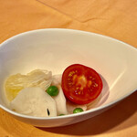 洋食の店 橋本 - ミニサラダも改めて出てきます　いい配慮ですね