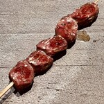 とり茶太郎 - ホロホロ鳥の砂肝　火入れの強さがこの旨さを引き出します