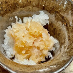 とり茶太郎 - 皮ポンは鬼おろしたっぷりです　よく混ぜてからいただきます