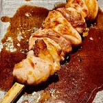 とり茶太郎 - 鴨のおたふくも忘れ難い旨さでした　タレをたっぷりまわしかけていただきます