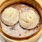 かつぎや - 小籠包は中籠包くらい（笑）あります