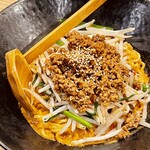 かつぎや - 締めは汁なし担々麺　よーく混ぜてからいただきました　5辛は本当に辛いよ