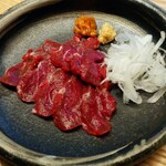 蕎麦前 山都 - 馬刺し