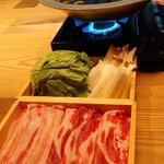 蕎麦前 山都 - 黒カレーしゃぶしゃぶ