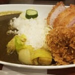 とんかつ ジーエス - カツとカレー　1,300円　追加にメンチカツ(300円)