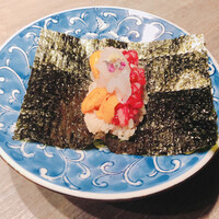 USHIGORO S. GINZA - 白海老と赤身と馬糞雲丹の手巻き