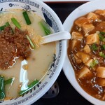 台湾料理・味香 - 二つ撮るとこんな感じ