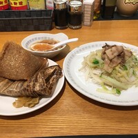 Az/ビーフン東 大阪店 - Bセット焼きビーフン、中華ちまき