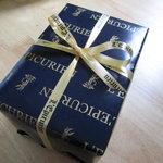 レピキュリアン - テイクアウトの箱、きちんとラッピング