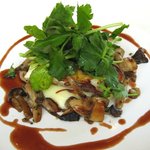 ラ ヴォワール - カリカリの北あかりをまとった真鯛のポワレ、赤ワインソース