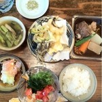琉球料理 あかさたな - 1000円の定食がこのボリューム(´Д` )