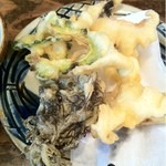 琉球料理 あかさたな - 天ぷらは、魚、ナス、島らっきょ、ゴーヤ(>_<)